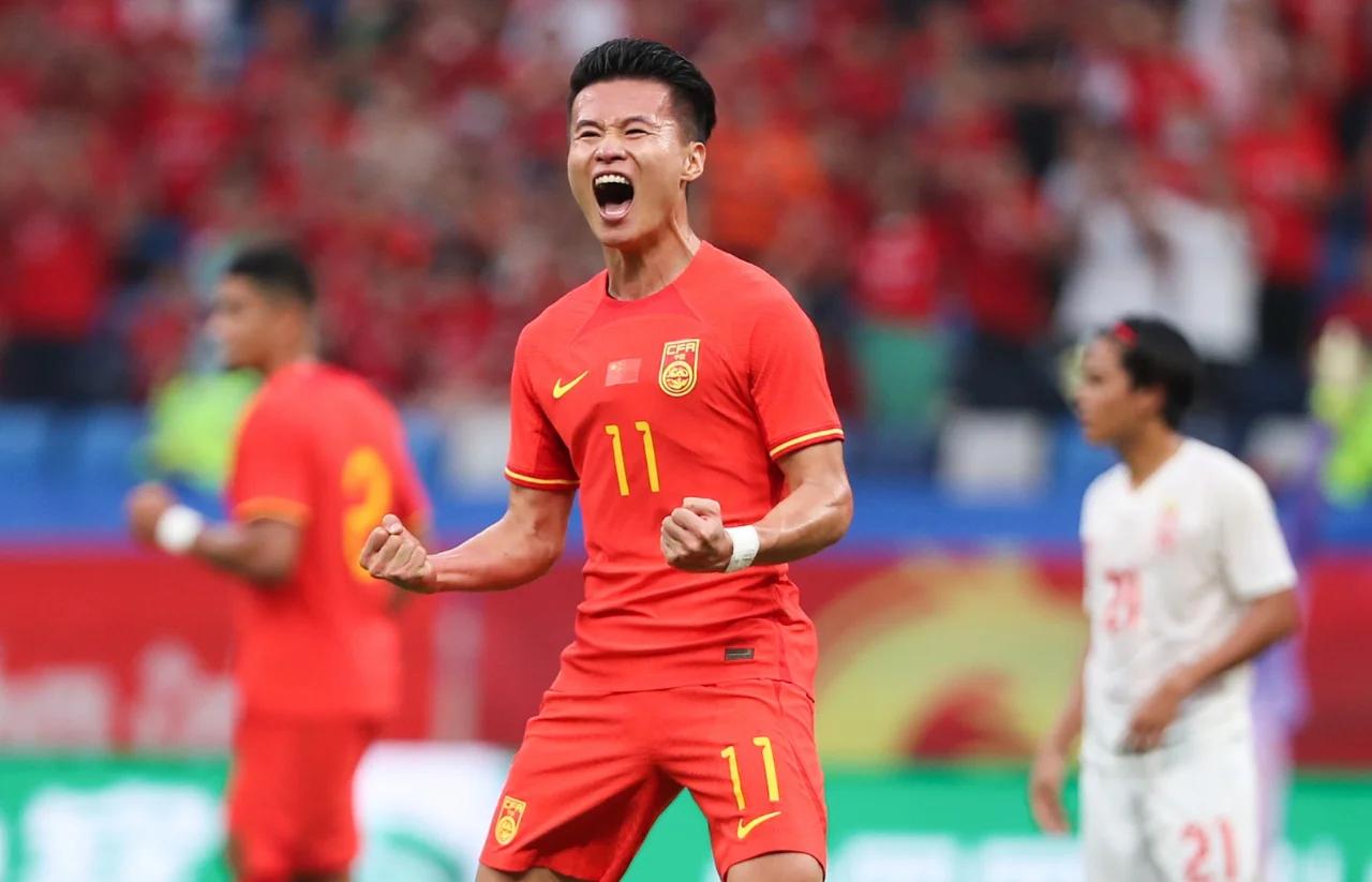 武磊替补上场改变战局，热刺防线瞬间崩溃！